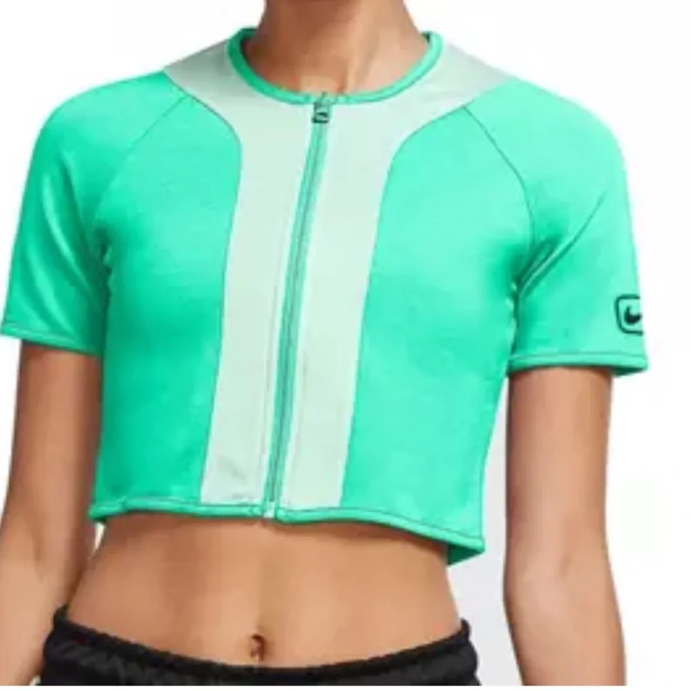 Nike Women’s Sportswear Street Short Sleeve Crop - Picture 8 of 9